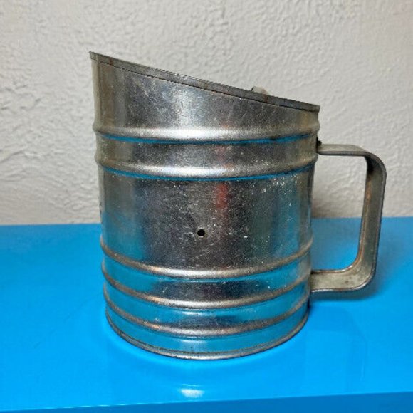 Vintage ACME Tin Flour Sifter - Picture 2 of 7